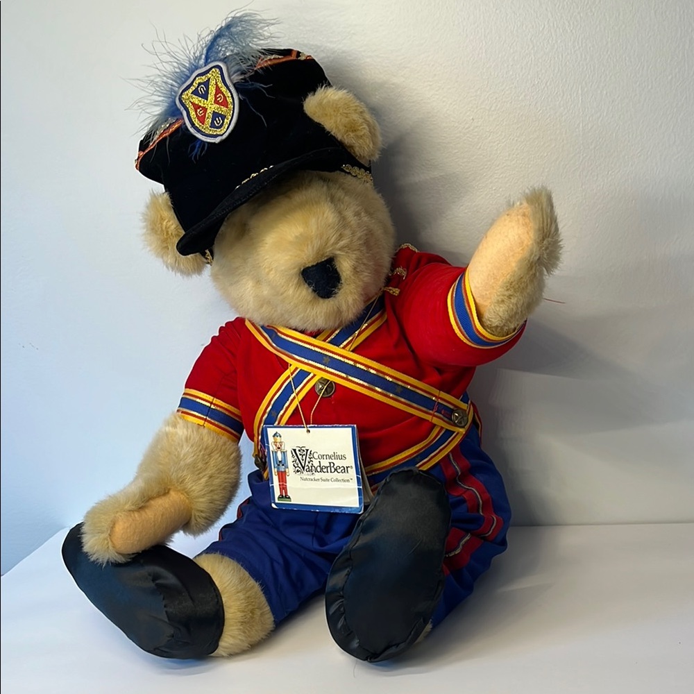 Cecelia's Worldbear Plush Toy in Red and Blue‎ Outfit Vintage 1987 Soldier bear